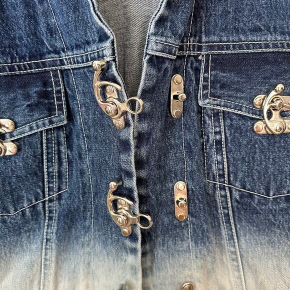 SIMON CHANG Size 6 Ombré Denim Jacket with Silver Metal Hardware - Picture 6 of 14